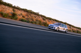 Renault Sport Clio V6 24V (2000) - Serienversion in Fahrt