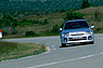 Renault Sport Clio V6 24V (2000) - relativ bescheidene Seitenneigung (© Patrick Sautelet - Courtesy Renault/Werk, 2000) Renault Sport Clio V6 24V (2000) - relativ bescheidene Seitenneigung (© Patrick Sautelet - Courtesy Renault/Werk, 2000)