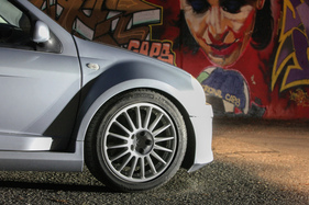 Renault Sport Clio V6 24V (2002) - schön geformte Aluräder