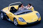 Bild: Renault Sport Spider (1995) - zwei Personen finden Platz, aber bereits beim Gepäck wurde es eng...