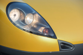 Renault Sport Spider (1997) - Detail der grossen Frontscheinwerfer