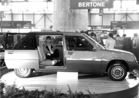 Renault Super Van Cinq Heuliez (1985) - Vielzweckfahrzeug mit Platz für sechs Personen - Genfer Automobilsalon 1985
