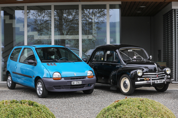 Bild: Renault Twingo (1993) - neben seinem indirekten Vorgänger Renault 4CV - FNA Jahrestreffen 2025