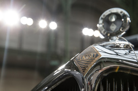 Renault Vivastella PG9 Limousine (1934) - als Lot 412 versteigert an der Bonhams Grand Palais Verteigerung in Paris am 4. Februar 2016