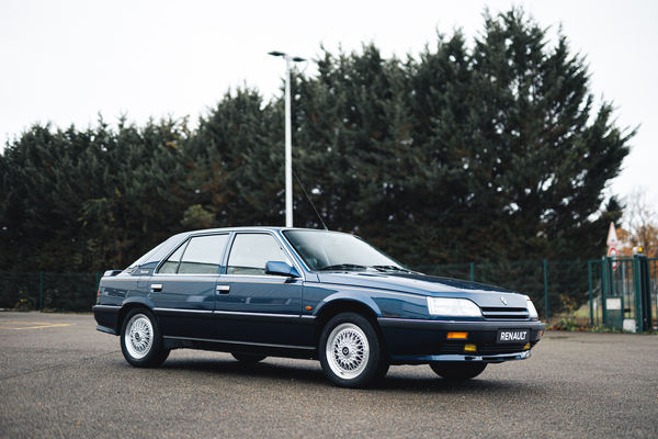 Renault-Youngtimer zum Ferraripreis? Dieser 92er Renault 25 V6 Turbo Baccara erzielte bei Artcurial EUR 58’000. Das Höchstgebot lag bei 250 % des Schätzwerts