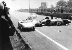 René Bonnet Aérodjet LM6 (1963) in Le Mans 1963 - Nur ganz knapp konnte eine Massenkarambolage verhindert werden, ausgelöst durch den Bonnet Prototyp von Roger Masson und Pierre Monneret.