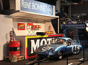René Bonnet Djet (1962) - nachempfundene Boxen von Le Mans auf dem Motul-Stand (Rétromobile 2013)