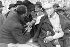 Rennleiter Alfred Neubauer und Rudolf Caracciola - Rekordfahrten auf der Reichsautobahn, Frankfurt am Main (1936)