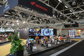Rennmaschinen verschiedener Jahrzehnte bei Honda Classic - 42. Auto e Moto d'Epoca 2025