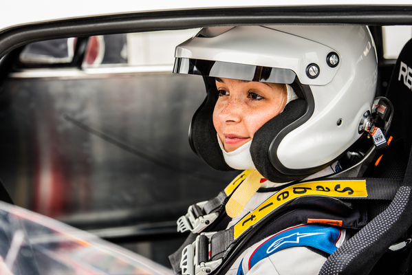 Rennpilotin am Grand Prix de l'Age d'Or 2016