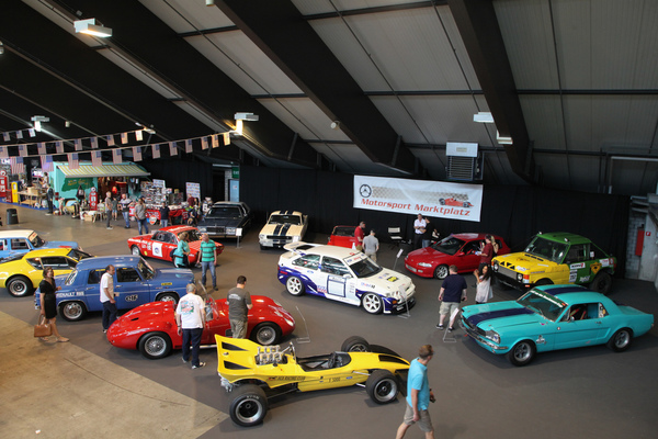 Image: Racing car sales show in the American Hall - Swiss Classic World Lucerne 2018