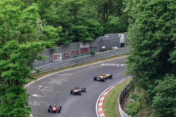 Rennwagen der Formel Junior auf der Nordschleife - Nürburgring Classic Experience 2017