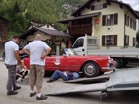 Reparatur am Alfa Romeo 2000 Spider Touring - Rallye Stella Alpina Storico 2018