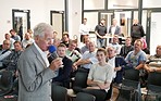 Image: Reproduction of the Opel Bitter CD colors - Erich Bitter gives a speech