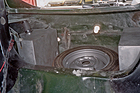 Bild: Restauration des Rochdale Olympic (1961) - der Benzintank ist eingebaut, das Reserverad restauriert