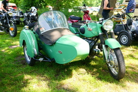 Restauriertes Zündapp-KS-601-Gespann – Bockhorner Oldtimermarkt 2025