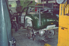 Restaurierung des TVR Grantura Mk IIA (1960) - 2010 - Die Karosserie wurde stabilisiert und wird nun vom Rohrrahmen getrennt