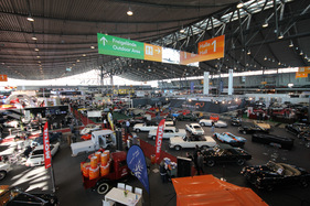 Retro Classics Stuttgart 2012 - Impressionen - Händlerstände in der Halle 1 Retro Classics Stuttgart 2012 - Impressionen - Händlerstände in der Halle 1