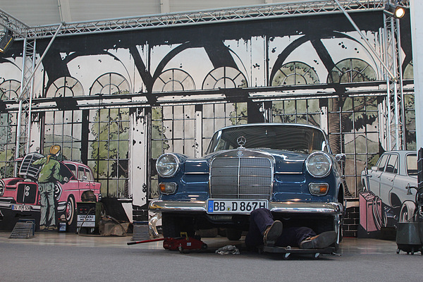 Retro Classics Stuttgart 2012  - Impressionen - schöne Werkstatt-Darstellung eines Mercedes-Clubs