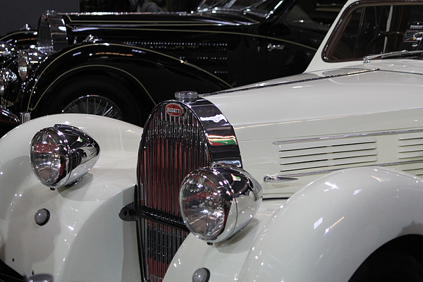 Rétromobile Paris 2012 - Impressionen - Bugatti-Kühler
