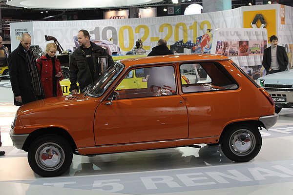 Bild: Rétromobile Paris 2012 - Impressionen - Renault feiert 40 Jahre R5