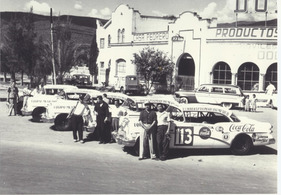 Ricardo Ramirez an der Carrera Panamericana 1951 im Oldsmobile #113