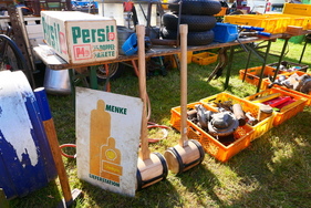 Richelhämmer aus Buchenholz zum Einschlagen von Weidezaunpfählen im Angebot für € 25.- – Bockhorner Oldtimermarkt 2025