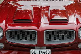 Riesige Doppelniere lange vor BMW: Pontiac Firebird Formula – Albisgütli Classic Cars & Bikes 2024