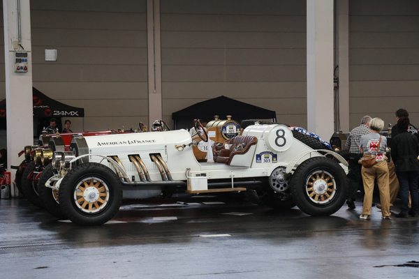 Riesiges Auto - zum Rennwagen umgebauter American LaFrance - Klassikwelt Bodensee 2024