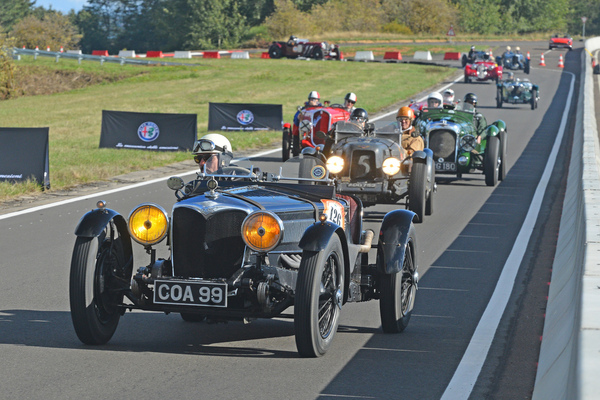 Riley 12/4 TT (1934) - Pista e Piloti Flugplatz Pferdsfeld 2020