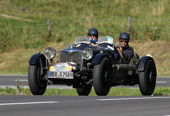 Riley Big Four (1938) am Jochpass Memorial 2011 (Start-Nr. 077)