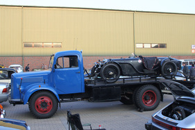 Riley Brooklands Speed M (1927) - auf standesgemässem Transportmittel - an der Techno Classica Essen 2012