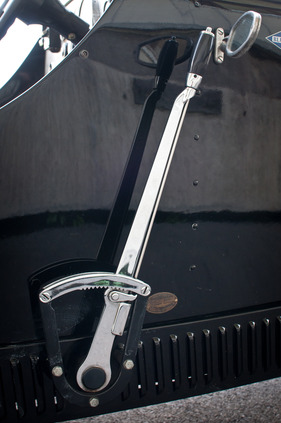 Riley Kestrel Big Four Special (1938) - aussenliegende Handbremse