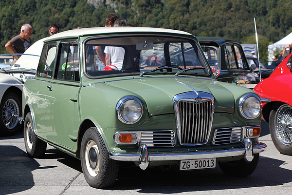 Riley am British Car Meeting 2011 in Mollis - an den Mini angelehnte Version des Riley