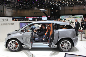 Rinspeed Budjj - immer weiter in Richtung autonomes Fahren - auf dem Genfer Automobilsalon 2015