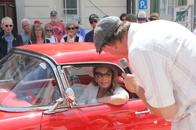 Bild Rita Sulzer mit ihrem 1956er Ford Thunderbird - Wald Rollt 2025
