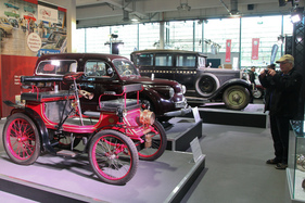 Rochet Petit (1902) - Motorkutsche mit Einzylinder-Viertaktmotor, vermutlich das zweitälteste Auto auf der Messe - Bremen Classic Motorshow 2020