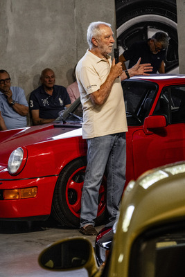 Bild: Roland Kussmaul mit Insights - Themenabend “35 Jahre Porsche 964 RS”
