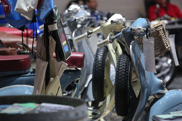 Roller in Reih' und Glied - Bremen Classic Motorshow 2019