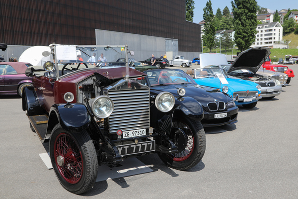 Impressionen vom privaten Fahrzeugmarkt auf der Swiss Classic World
