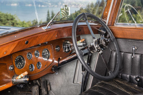 Rolls-Royce 25/30 HP (1936) - Fahrerarbeitsplatz, natürlich rechts, Schalthebel ganz rechts