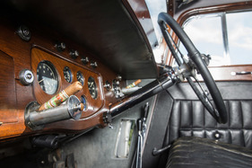 Rolls-Royce 25/30 HP (1936) - extra-grosse Aschenbecher für dicke Zigarren