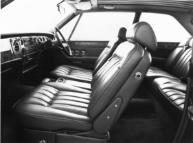 Rolls-Royce Camargue (1975) - feinstes Interieur aus der Mulliner Park Ward Küche, alle Sitze mit Sicherheitsgurten