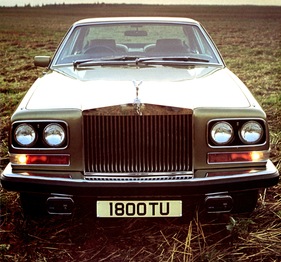 Rolls-Royce Camargue (1978) - Frontansicht - Abbildung in einem Verkaufsprospekt
