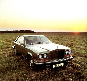 Rolls-Royce Camargue (1978) - elegante Erscheinung - Abbildung in einem Verkaufsprospekt