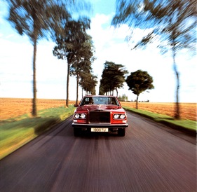 Rolls-Royce Camargue (1978) - schnell genug, wo es darauf ankommt - Abbildung in einem Verkaufsprospekt