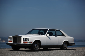 Rolls-Royce Camargue (1979) - Pininfarina hatte Breitbandscheinwerfer vorgesehen