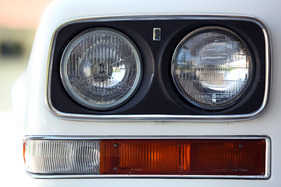 Rolls-Royce Camargue (1979) - amerikanische Normen legten den Einsatz von Doppelscheinwerfern nahe