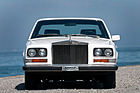 Rolls-Royce Camargue (1979) - der Kühler ist breiter und flacher als beim Silver Shadow