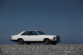 Rolls-Royce Camargue (1979) - fühlt sich auf Kieswegen zuhause